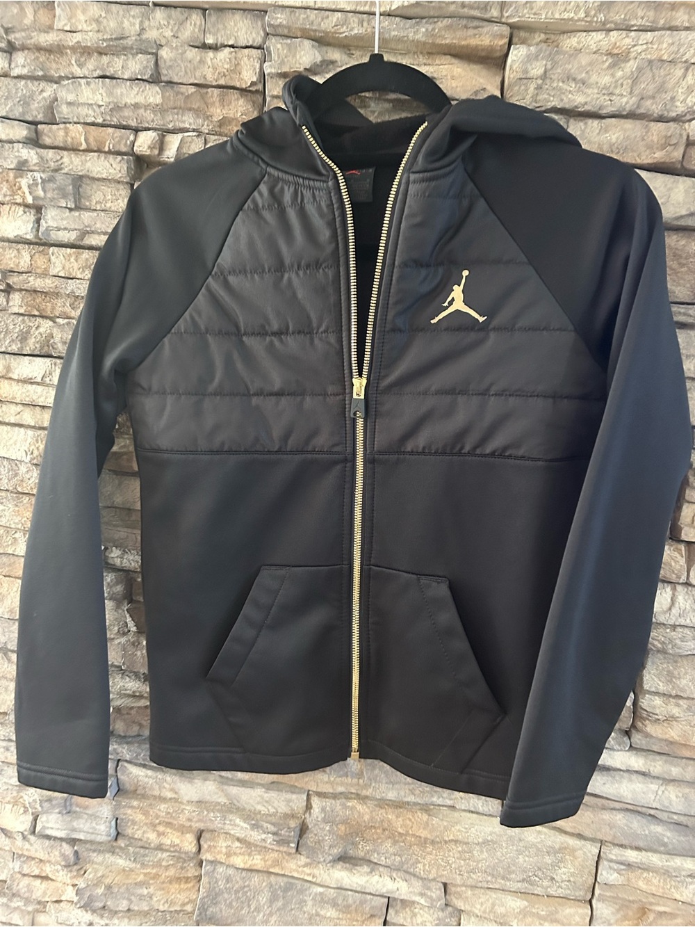 Boys Black Hoodie Jordan Gold Zip Up size medium